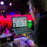 Woher bekommen DJs ihre Musik?